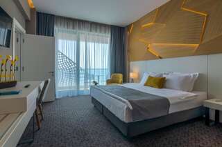 Отель Nyota Hotel & Conference Center Мамая Семейный номер с видом на море-3